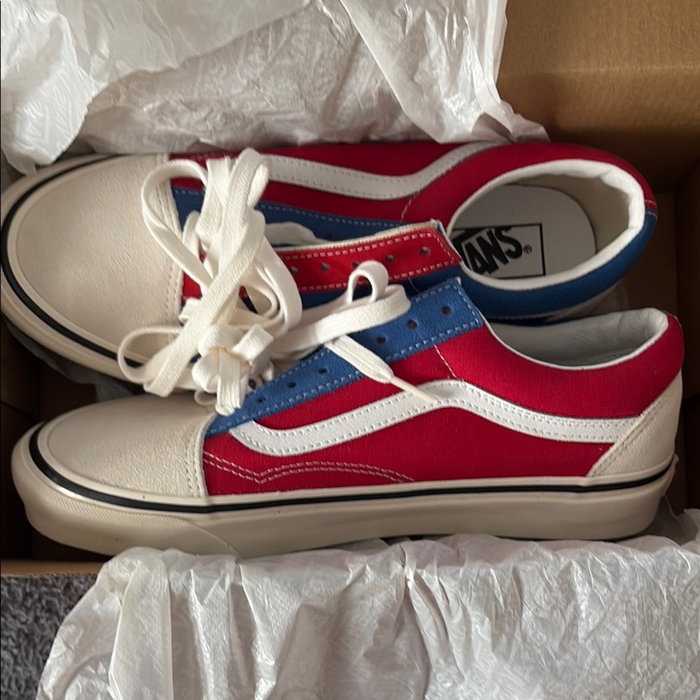 Old Skool 36 Dx Sneakers in Red and Blue